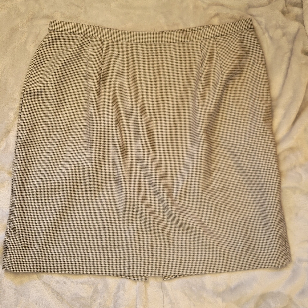 Black and white plus size skirt